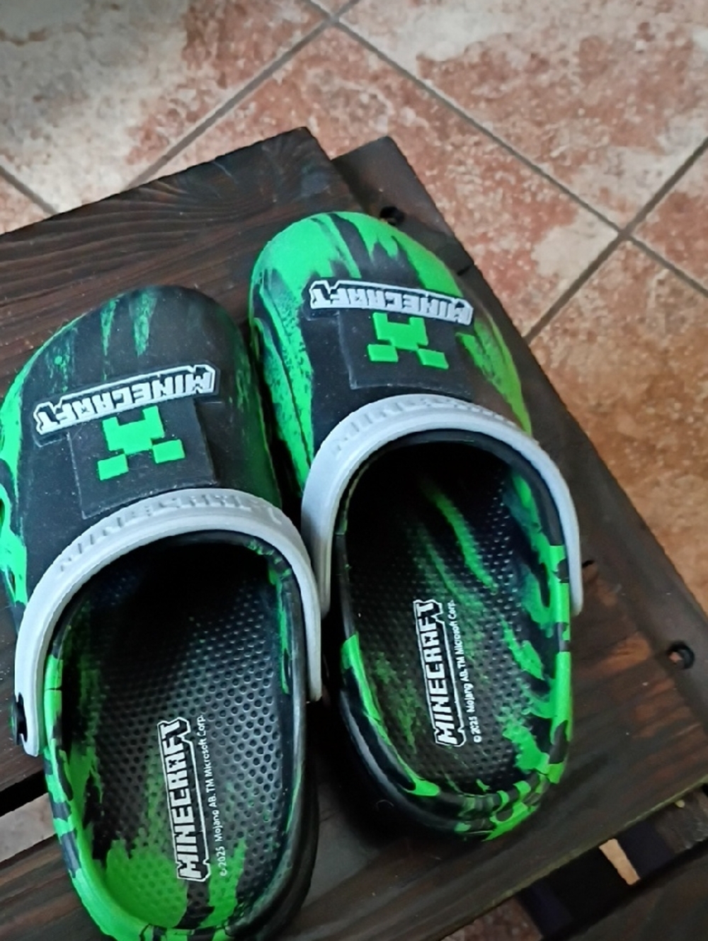 Minecraft Kids Green & Black Slip-On Sandals with Heel Strap